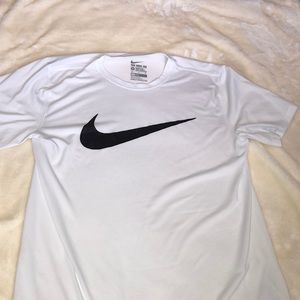 Nike Tee Dri-Fit